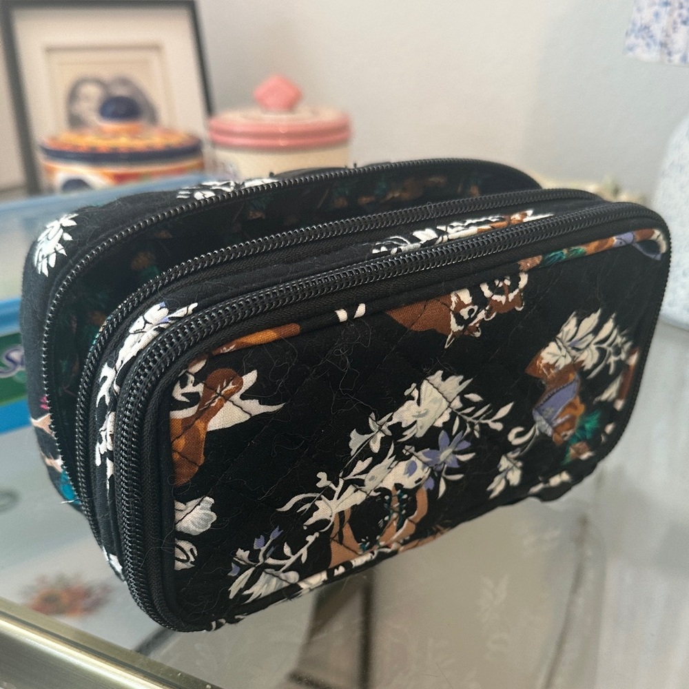 Vera Bradley Floral Quilted Women's makeup  Bag, NWOT